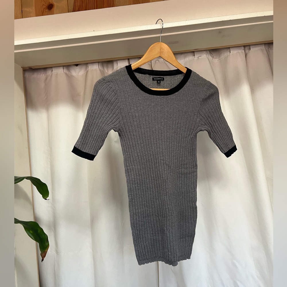 Gray and black thick ribbed knit women’s shirt
